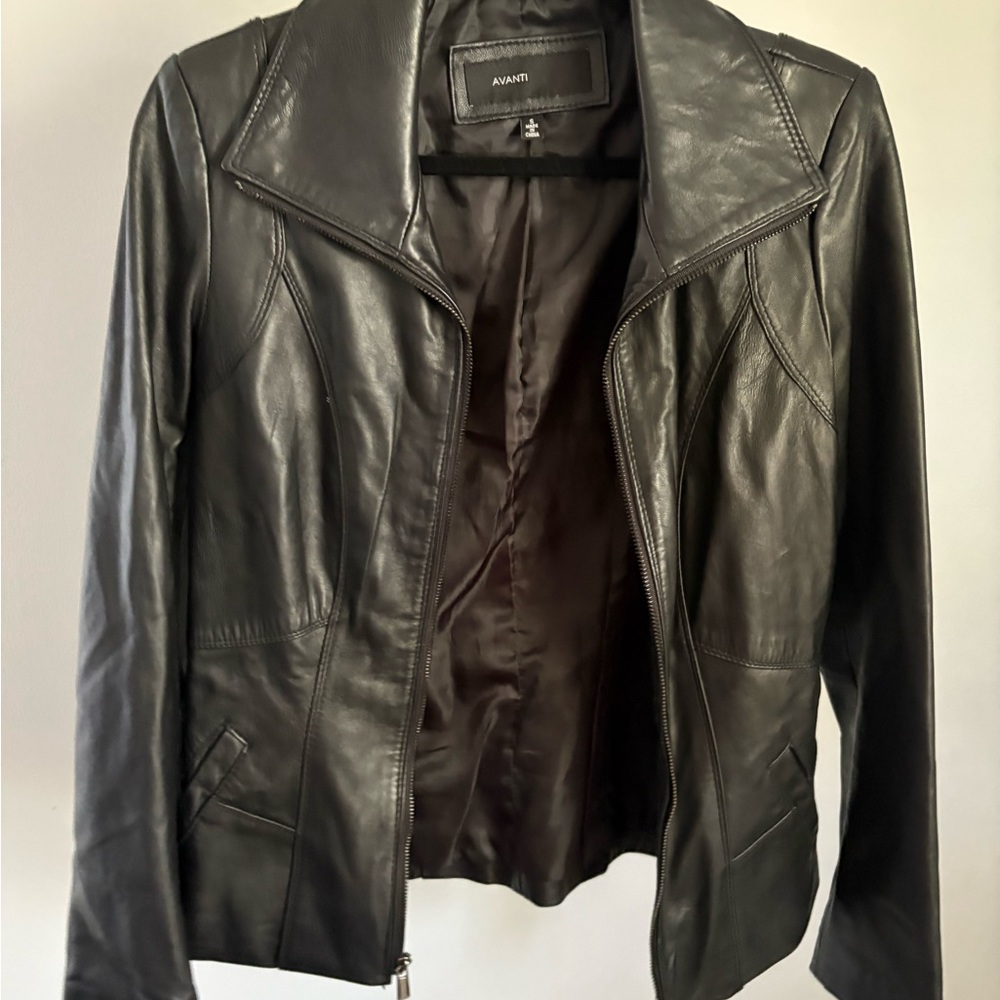 Avanti Black Leather Jacket Sleek Design